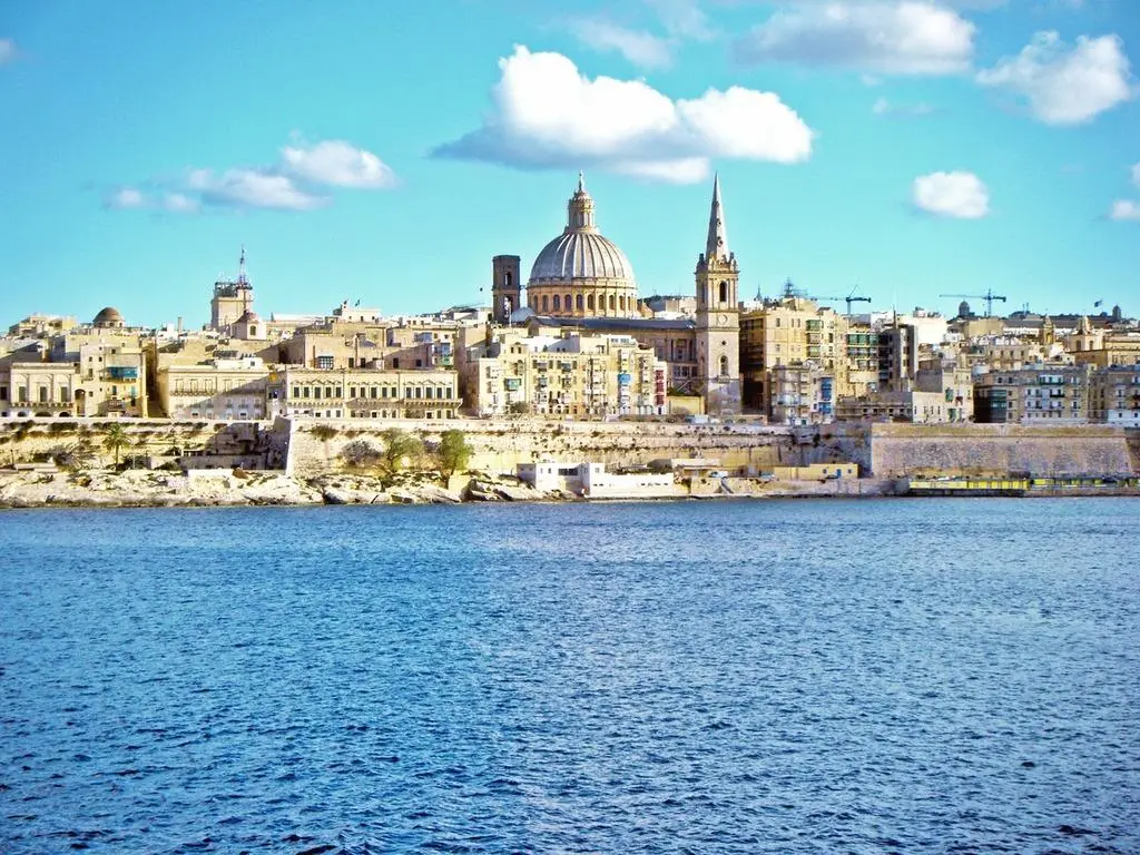 Vista de La Valeta y la costa de Malta